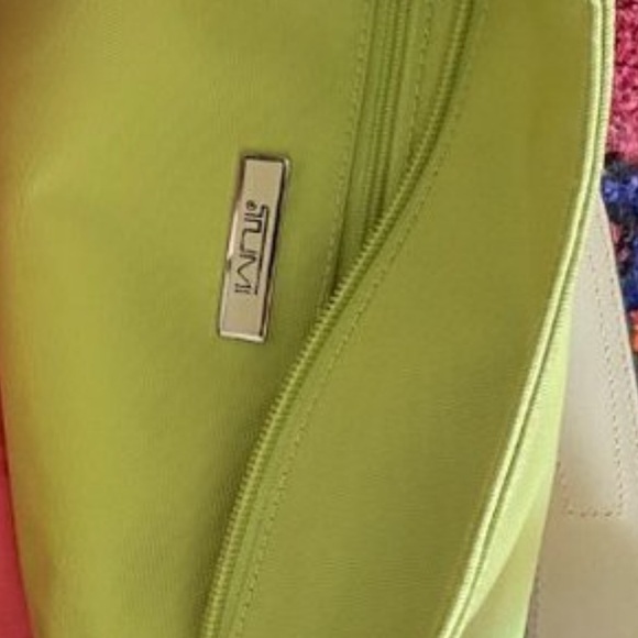 Tumi Green Tote Bag excellent condition - Picture 8 of 17